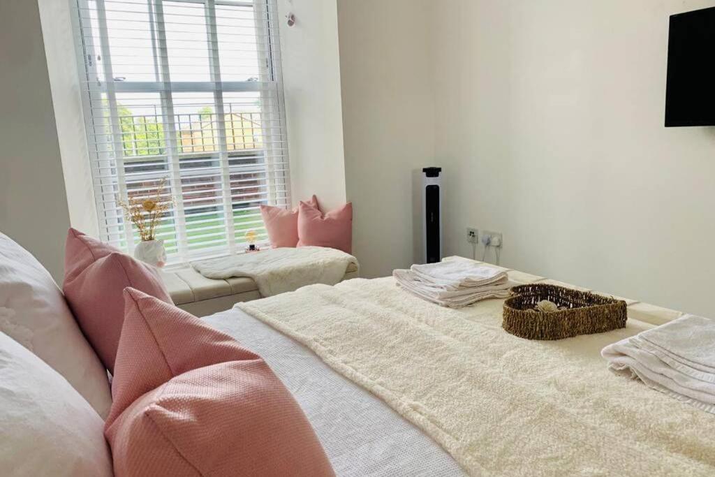 Luxury, Centrally Located 2 Bed Modern Apartment Great Yarmouth Exteriör bild
