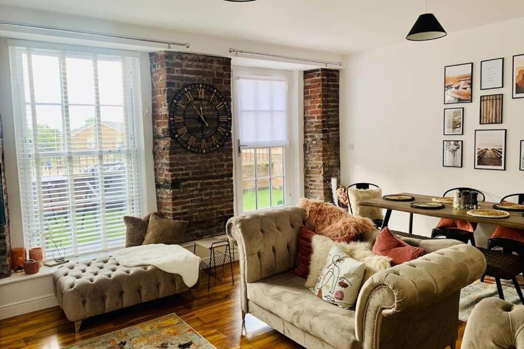 Luxury, Centrally Located 2 Bed Modern Apartment Great Yarmouth Exteriör bild